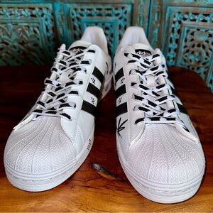 NEW Adidas Superstar 'Sharpie Pack Graffiti White' Shoes Men's
Size 9